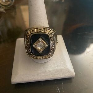 Saint Louis Cardinals 1957 Gold and Black Championship Ring Size 11